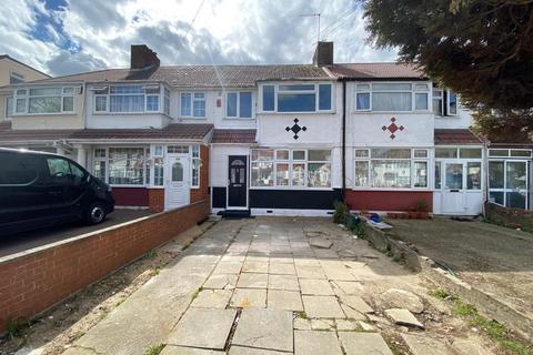 Wentworth Road, Southall, UB2 3 bed terraced house for sale