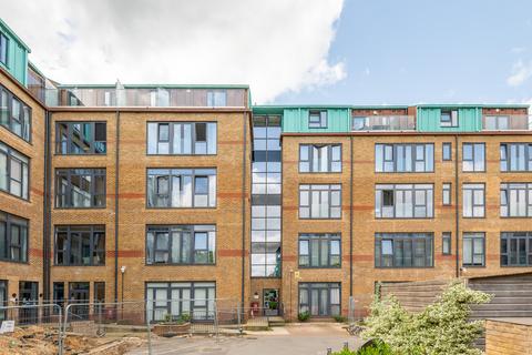 Brindley Place, Uxbridge UB8 3 bed flat for sale