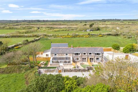 Coverack 10 bed detached house for sale