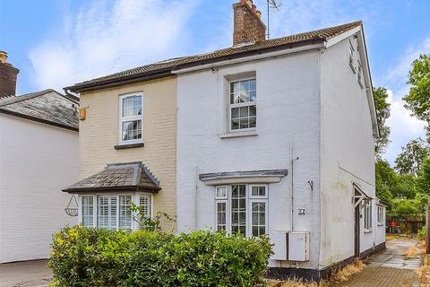 Holmesdale Road, Reigate, Surrey 1 bed flat for sale
