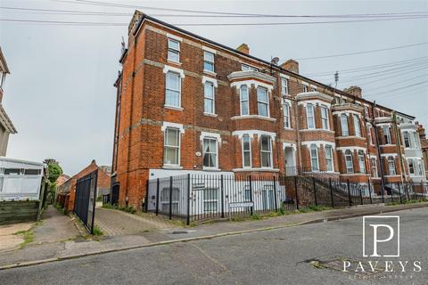 Saville Street, Walton On The Naze 8 bed end of terrace house for sale