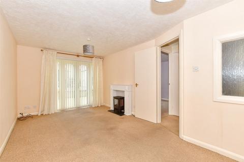 2 bedroom ground floor maisonette for sale