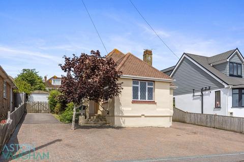 Oaklands Avenue, Saltdean BN2 3 bed detached house for sale