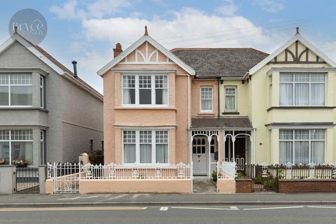 5 bedroom semi-detached house for sale