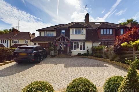 5 bedroom semi-detached house for sale