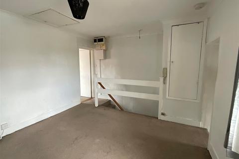Upper Wickham Lane, Welling, Kent 1 bed maisonette for sale