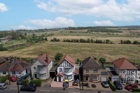 Brackendale Avenue, Basildon, SS13 4 bed detached house for sale