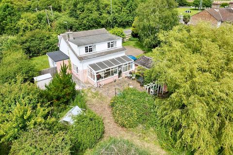 London Road, Kessingland, Lowestoft 3 bed detached house for sale