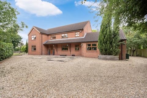 6 bedroom detached house for sale