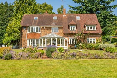 Silver Lane, Webb Estate 3 bed detached house for sale