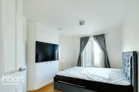 Camellia Road, Sheerness 2 bed apartment for sale