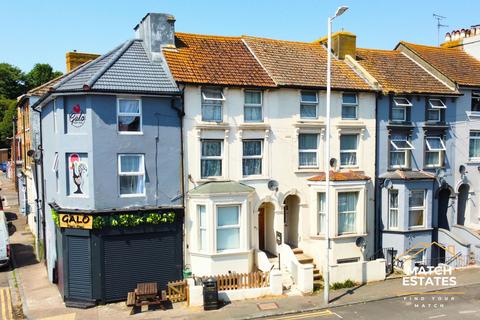 Dover Road, Folkestone CT20 2 bed maisonette for sale