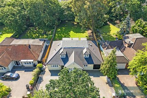 Bracken Drive, Essex IG7 5 bed detached house for sale
