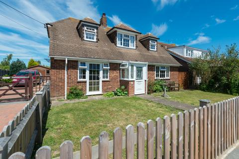 Maydowns Road, Chestfield 3 bed detached house for sale