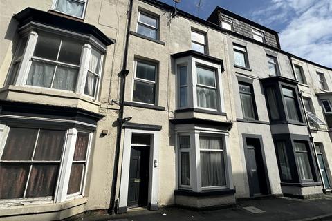 Elders Street, Scarborough 2 bed flat for sale