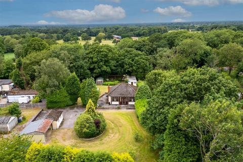 2 bedroom detached house for sale