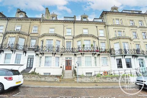 Kirkley Cliff, Kirkley, NR33 15 bed block of apartments for sale