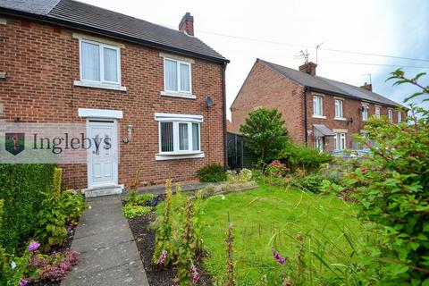 Hollybush, Skelton