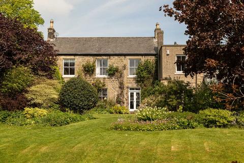 7 bedroom country house for sale