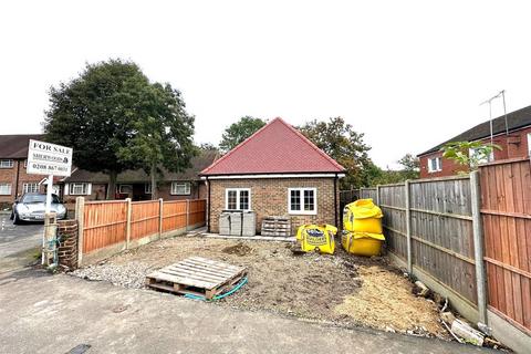 Fawns Manor Road, Bedfont 2 bed bungalow for sale