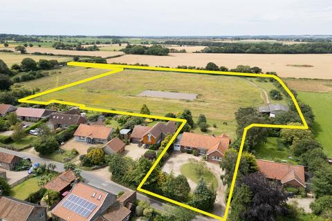 Field Dalling Road, Bale, NR21 3 bed equestrian property for sale