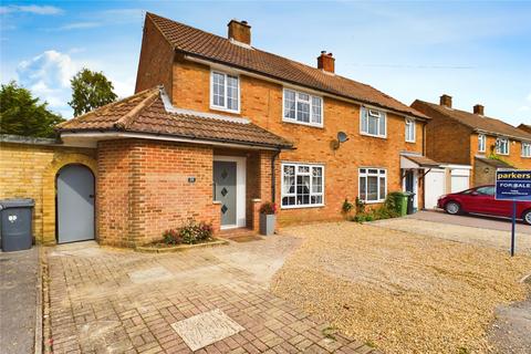 Huntsmoor Road, Tadley, Hampshire, RG26 3 bed semi