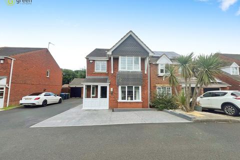 5 bedroom detached house for sale