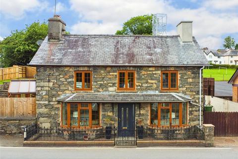 East Street, Rhayader, Powys, LD6 3 bed detached house for sale