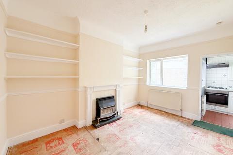 Queens Road, Aldershot 2 bed flat for sale