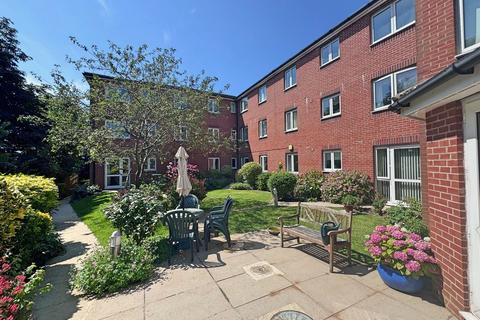 Alexandra Court, St Peters Close, Hove, 2 bed retirement property for sale