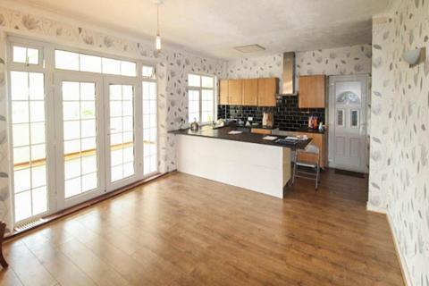 Mains Lane, Lancashire FY6 3 bed detached house for sale