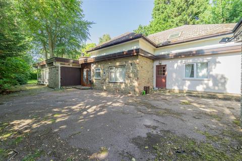 6 bedroom detached house for sale