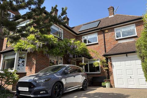 Cemetery Hill, Hemel Hempstead HP1 4 bed detached house for sale