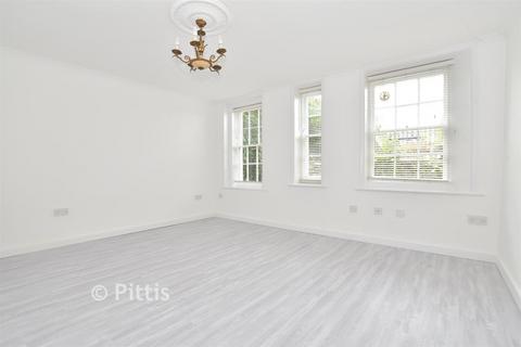 The Strand, Ryde, Isle of Wight 1 bed flat for sale