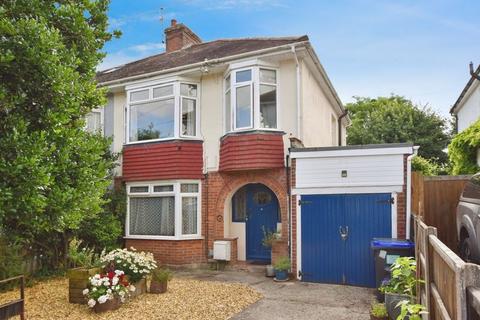Radnor Road, Salisbury               ... 1 bed flat for sale
