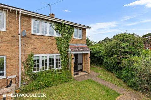 Hertford Road, Hoddesdon EN11 3 bed semi