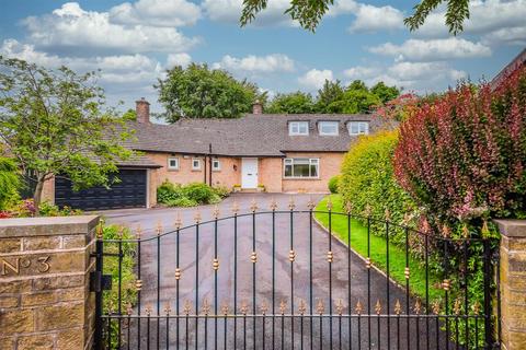 4 bedroom detached bungalow for sale