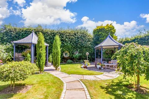 Pear Tree Lane, Loose, Maidstone, Kent 4 bed detached house for sale