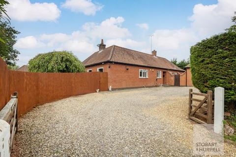 Hall Road, Norwich NR12 4 bed detached bungalow for sale