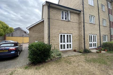 2 bedroom maisonette for sale