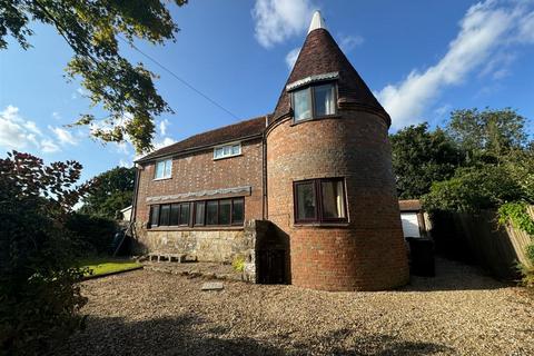 Blackness Road, Crowborough 2 bed detached house for sale