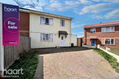 Range Road, Grantham 3 bed semi