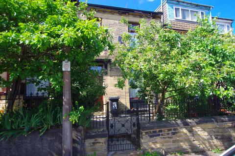 Lilly Street, BD8 7PQ 3 bed terraced house for sale