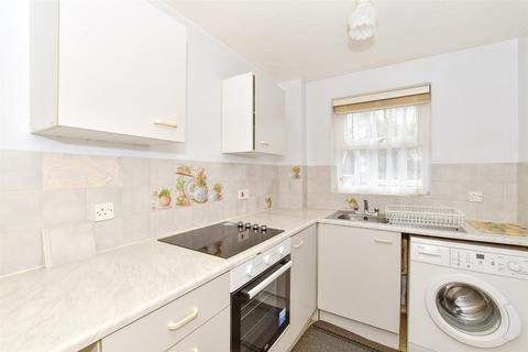 1 bedroom ground floor flat for sale