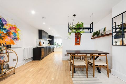 Wheler Street, London, E1 2 bed ground floor flat for sale