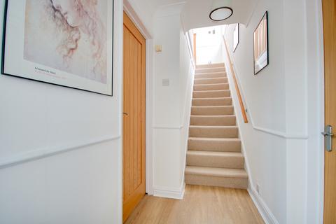 BISHOPSTOKE! NO FORWARD CHAIN!... 3 bed semi