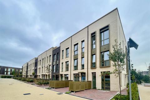 Podium House, Kidbrooke Village, SE3 3 bed house for sale