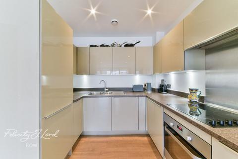 Violet Road, Bow, E3 1 bed flat for sale