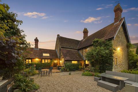 2 Willoughby Road, Oakham LE15 4 bed detached house for sale