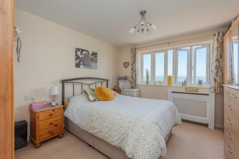 Hayling Close, Gosport PO12 2 bed flat for sale